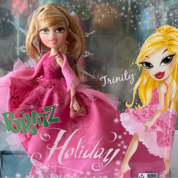 Bratz HOLIDAY TRINITY Doll NRFB Beautiful Dress Collectors Christmas Edition - Picture 2 of 5